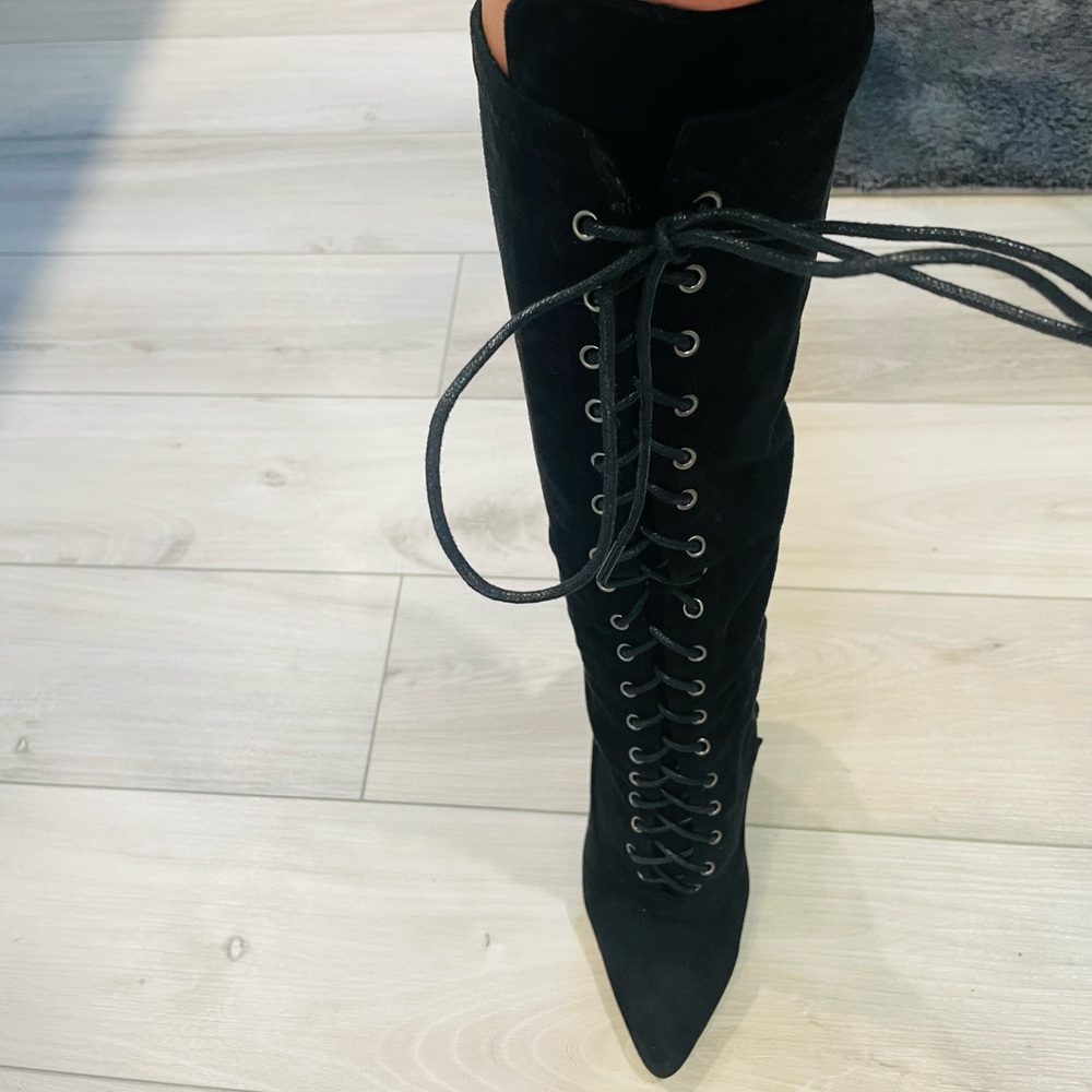 Black boots - Picture 3 of 4
